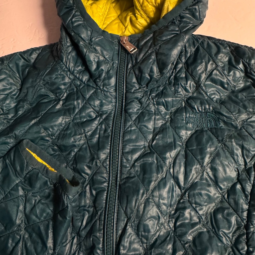 The North Face Womens‎ Lightweight Quilted Hooded Jacket Teal Yellow M